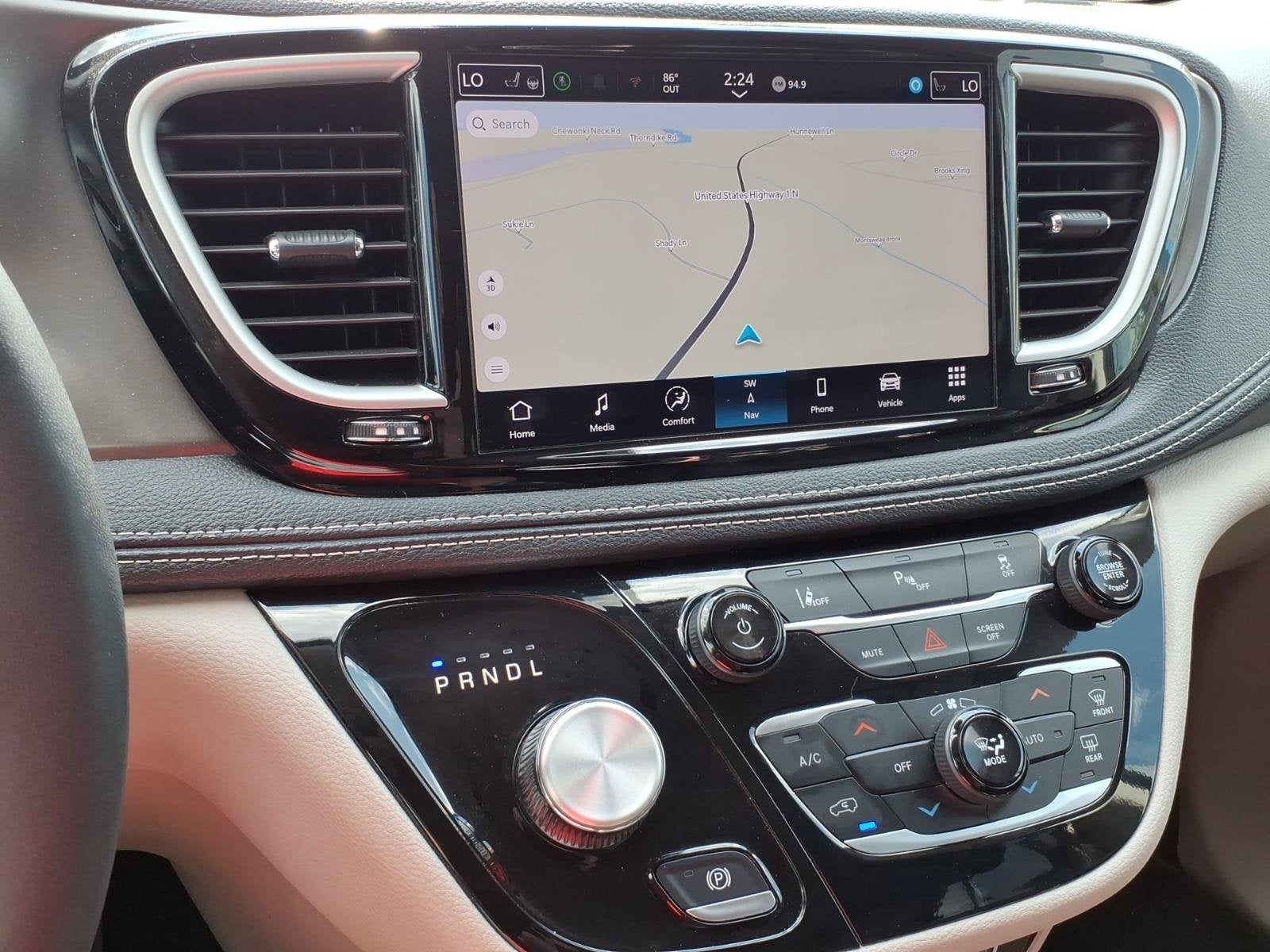 2024 Chrysler Pacifica Hybrid Select