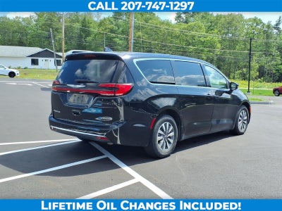 2024 Chrysler Pacifica Hybrid Select